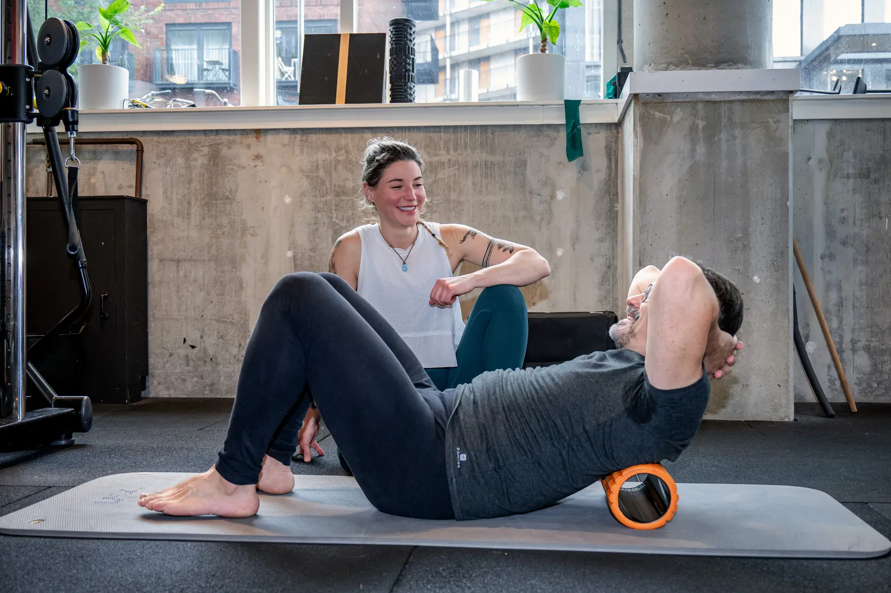 Zoë Hofstetter coaching a client